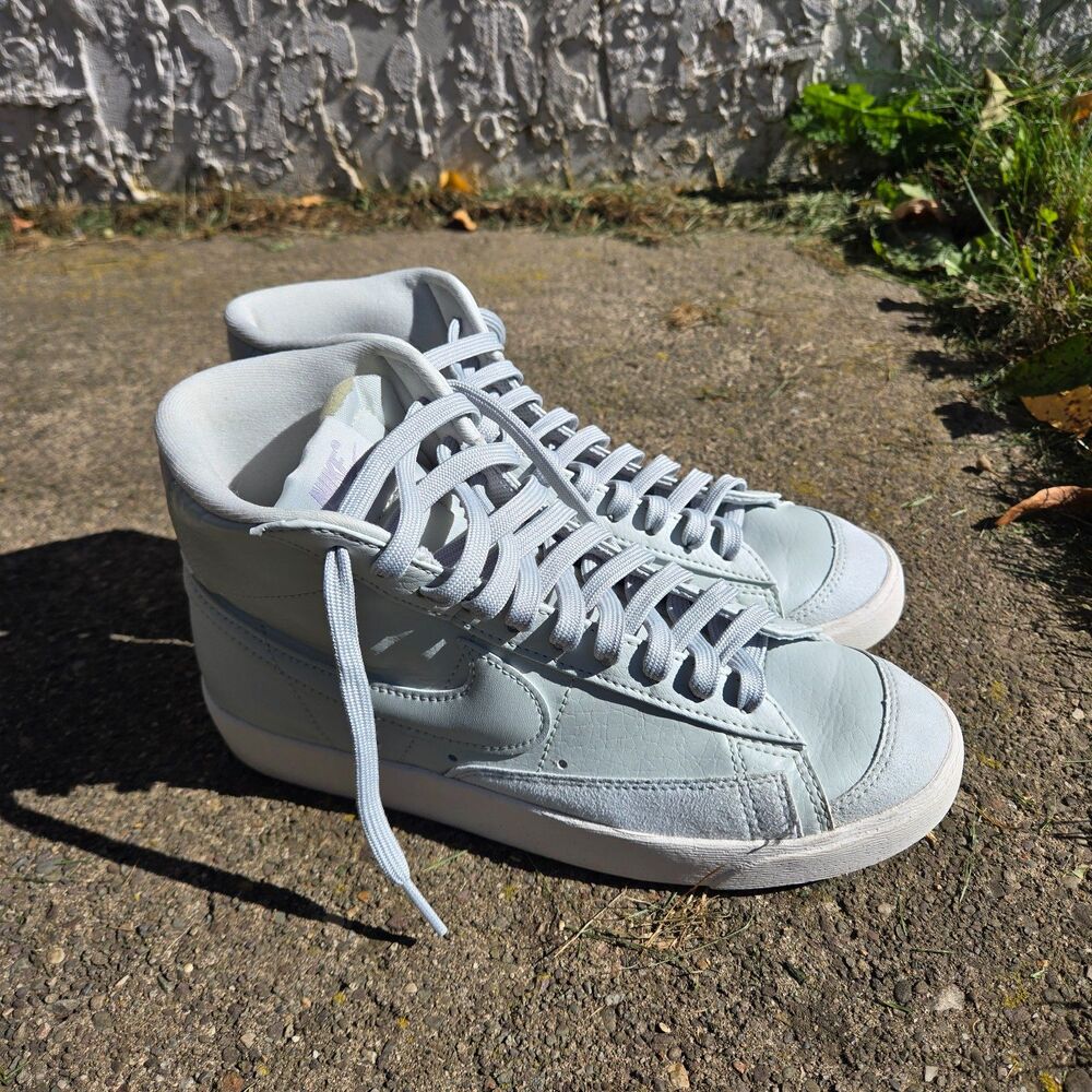 Nike Womens Blazer High Top Sneakers Pale Mint Light Green Womens 8 (US)